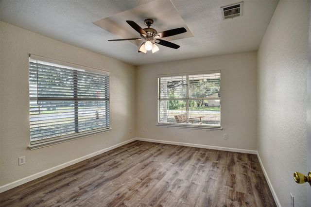 201 maynard ST, Bastrop, TX 78602