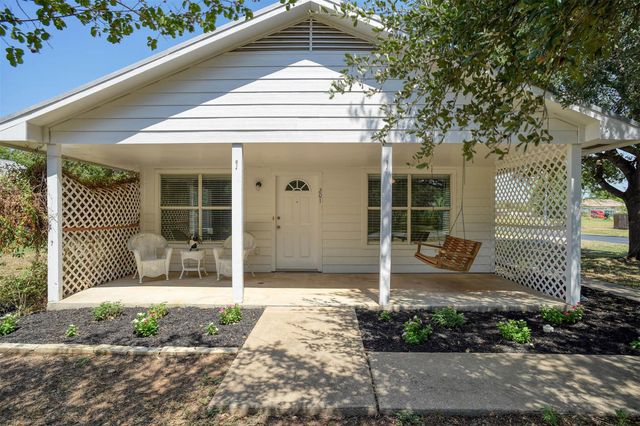 201 maynard ST, Bastrop, TX 78602