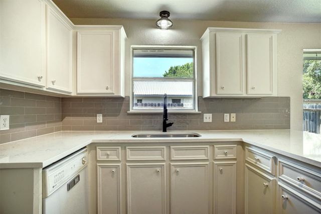 201 maynard ST, Bastrop, TX 78602