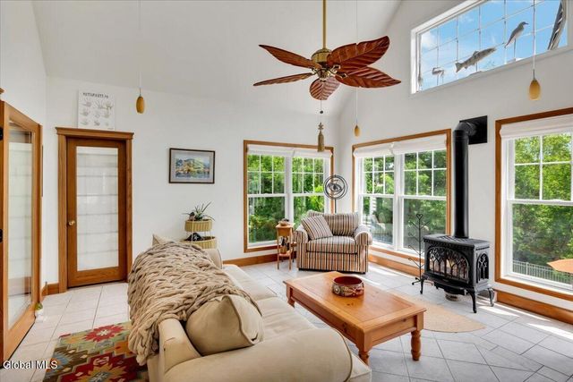 6 Steamboat Landing, Waterford, NY 12188