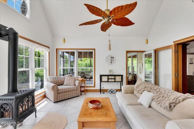 6 Steamboat Landing, Waterford, NY 12188