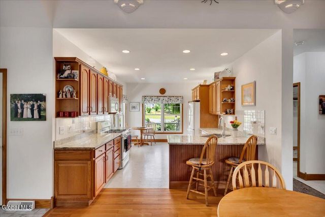 6 Steamboat Landing, Waterford, NY 12188