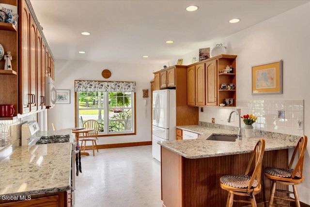 6 Steamboat Landing, Waterford, NY 12188
