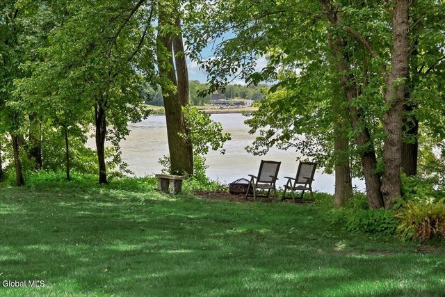 6 Steamboat Landing, Waterford, NY 12188
