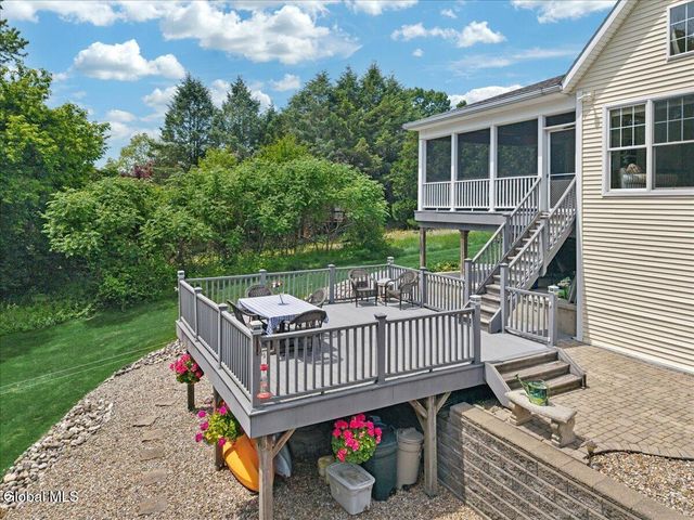 6 Steamboat Landing, Waterford, NY 12188