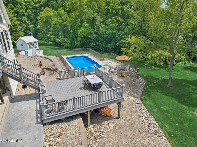 6 Steamboat Landing, Waterford, NY 12188