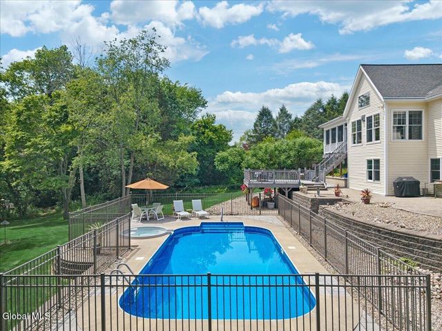 6 Steamboat Landing, Waterford, NY 12188