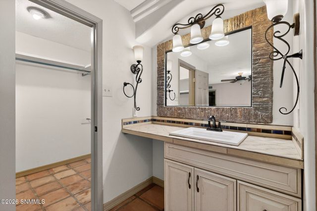 3002 Broadmoor Drive, Las Cruces, NM 88001