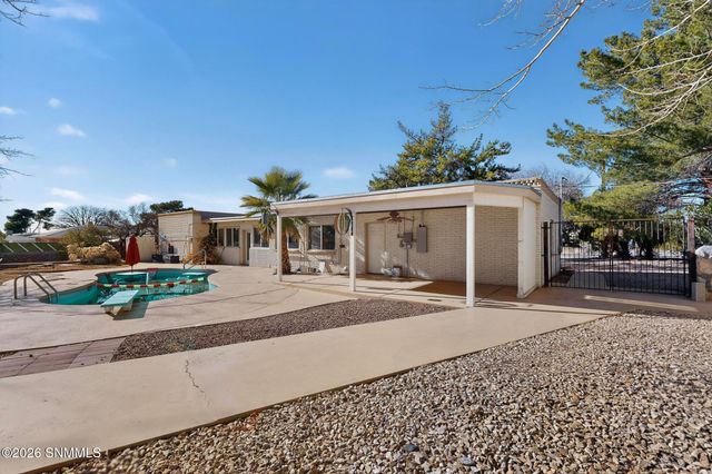 3002 Broadmoor Drive, Las Cruces, NM 88001