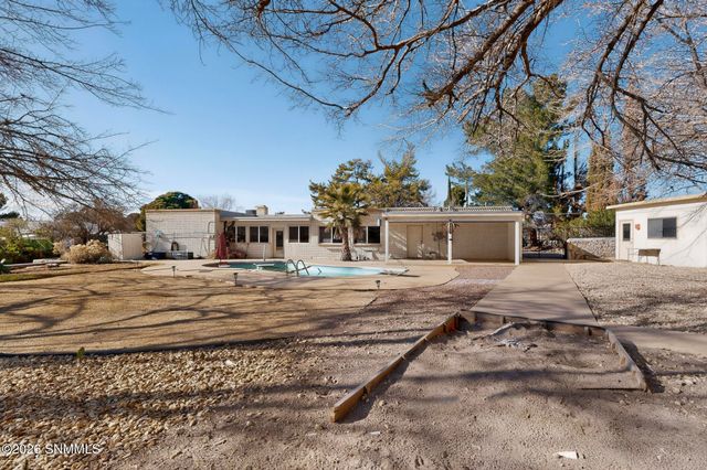 3002 Broadmoor Drive, Las Cruces, NM 88001