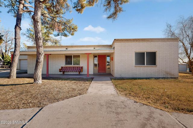 3002 Broadmoor Drive, Las Cruces, NM 88001