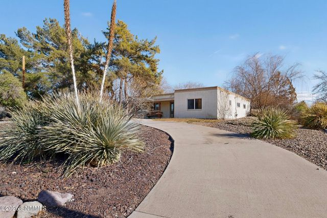 3002 Broadmoor Drive, Las Cruces, NM 88001