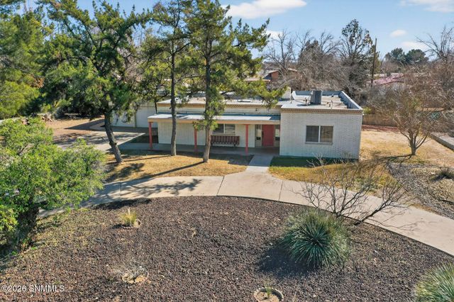 3002 Broadmoor Drive, Las Cruces, NM 88001
