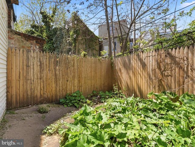 3054 N 10TH ST, Philadelphia, PA 19133