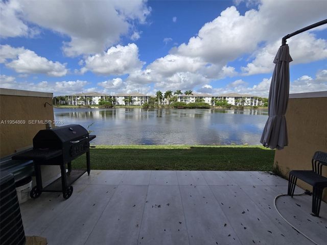 10595 SW 6th St 1103, Pembroke Pines, FL 33025