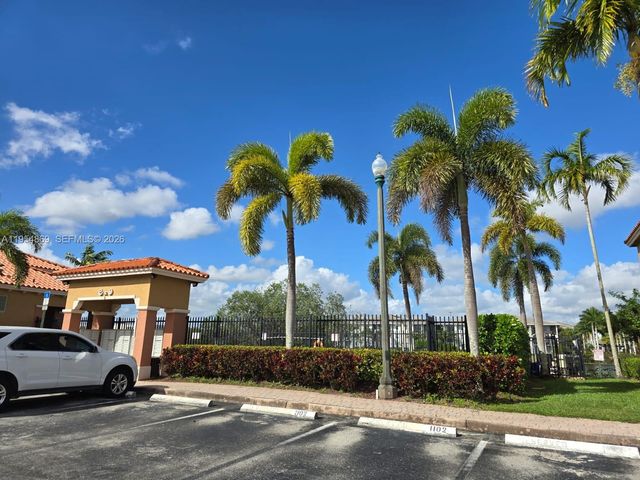 10595 SW 6th St 1103, Pembroke Pines, FL 33025