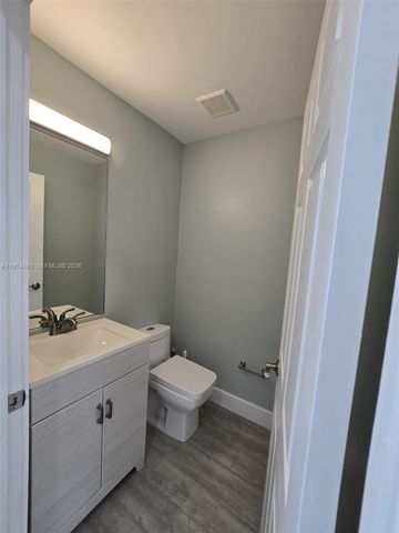 10595 SW 6th St 1103, Pembroke Pines, FL 33025