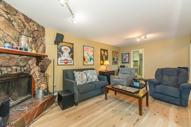 1 Eldridge Rd, Parsippany-troy Hills Twp., NJ 07878