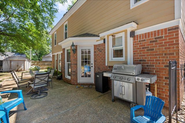 150 ELLAS POND CV, Collierville, TN 38017