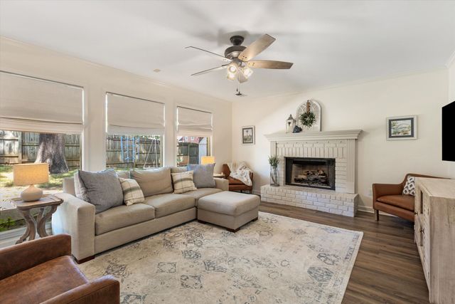 150 ELLAS POND CV, Collierville, TN 38017