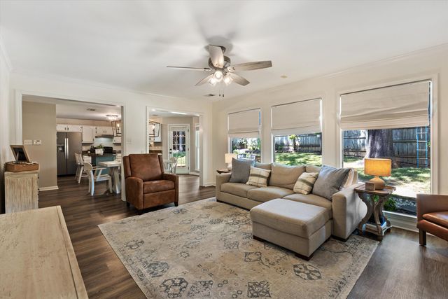 150 ELLAS POND CV, Collierville, TN 38017