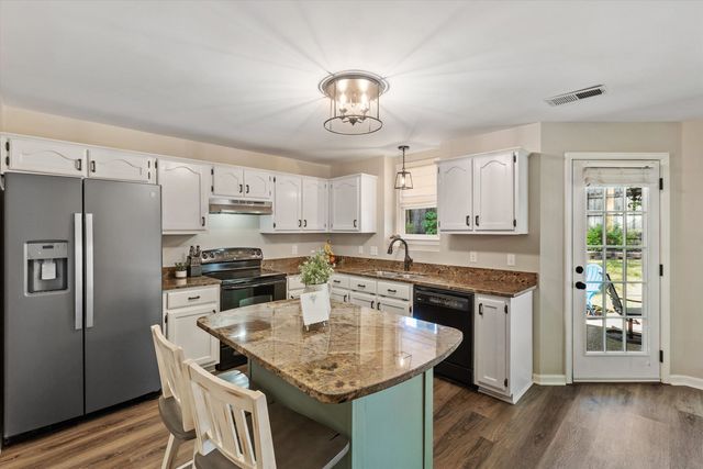 150 ELLAS POND CV, Collierville, TN 38017