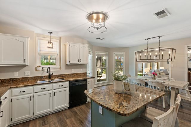 150 ELLAS POND CV, Collierville, TN 38017