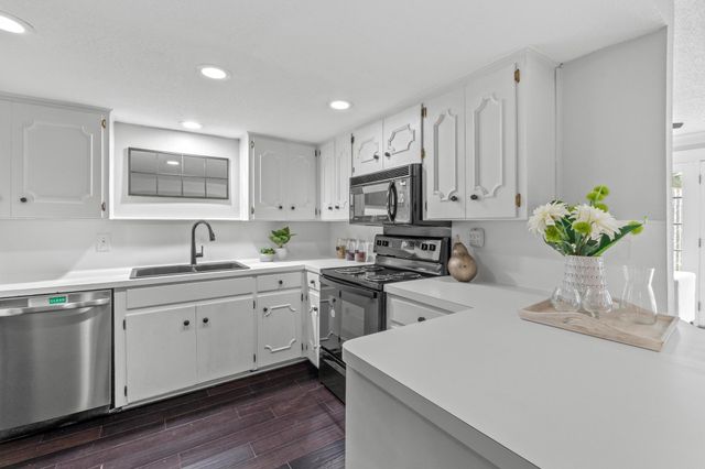 6109 Bullard DR A, Austin, TX 78757