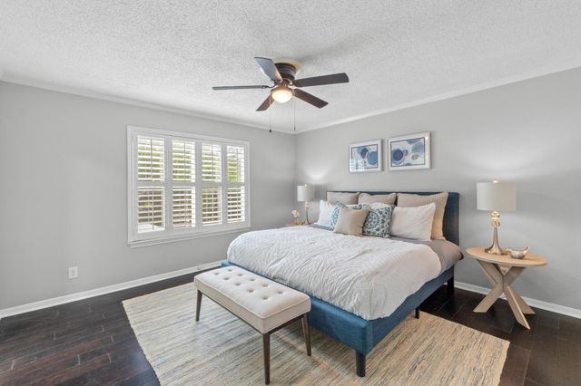 6109 Bullard DR A, Austin, TX 78757