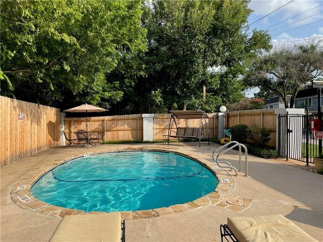 6109 Bullard DR A, Austin, TX 78757