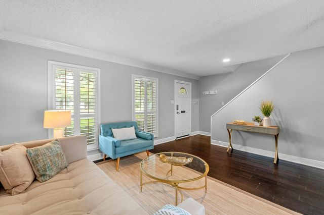 6109 Bullard DR A, Austin, TX 78757