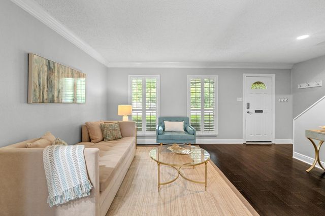 6109 Bullard DR A, Austin, TX 78757