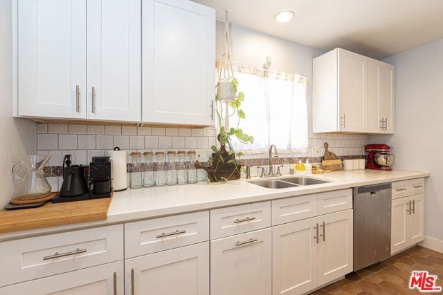 1432 W 91ST Street, Los Angeles, CA 90047