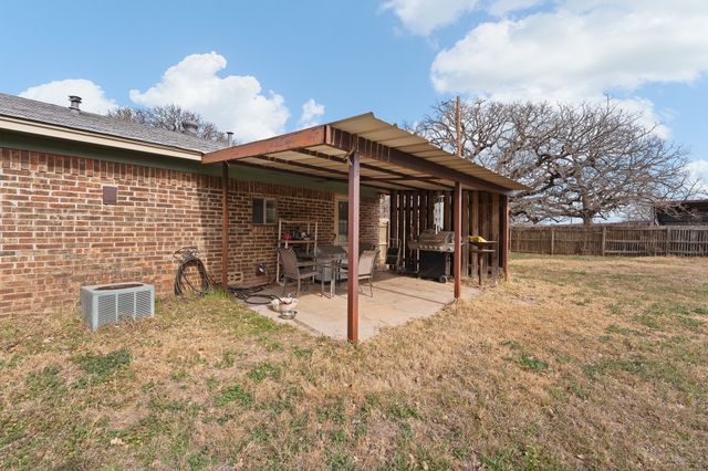 411 Vine Street, Weatherford, TX 76086