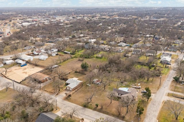 411 Vine Street, Weatherford, TX 76086