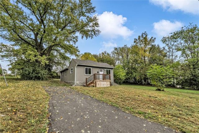 8111 Park Avenue, Kansas City, MO 64132