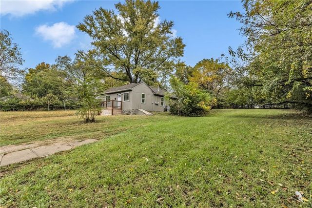 8111 Park Avenue, Kansas City, MO 64132