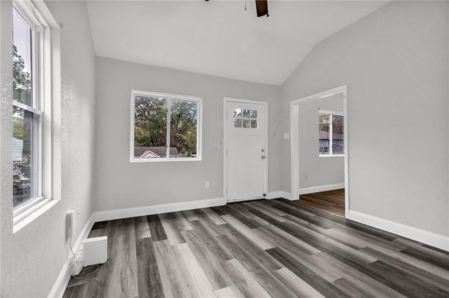 8111 Park Avenue, Kansas City, MO 64132