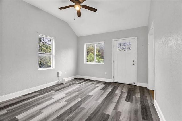 8111 Park Avenue, Kansas City, MO 64132