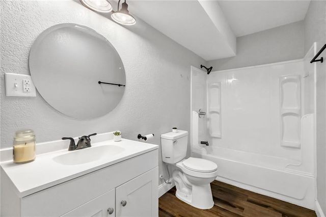 8111 Park Avenue, Kansas City, MO 64132