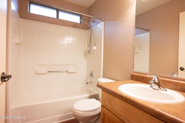 13163 E Mineta Ridge Drive, Vail, AZ 85641