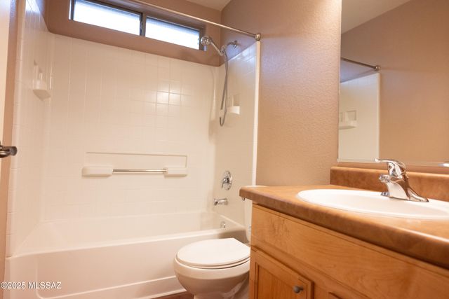 13163 E Mineta Ridge Drive, Vail, AZ 85641