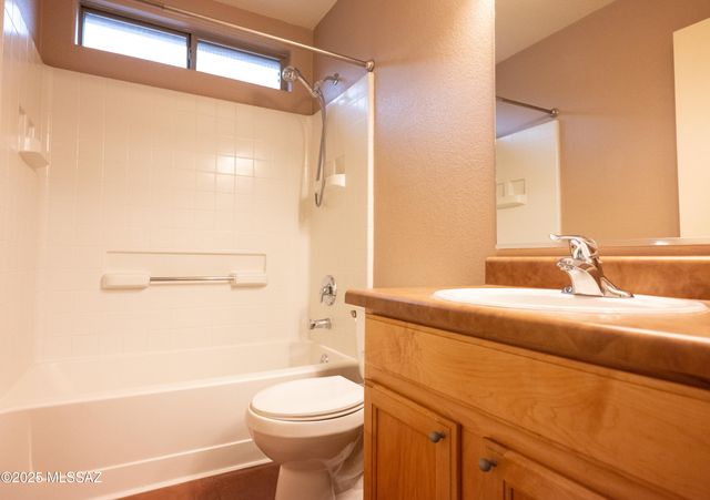 13163 E Mineta Ridge Drive, Vail, AZ 85641