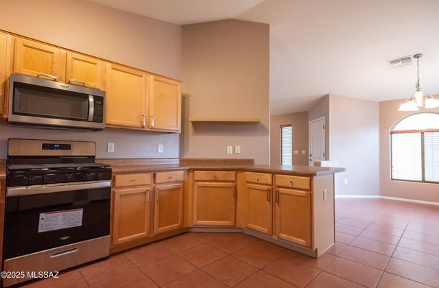 13163 E Mineta Ridge Drive, Vail, AZ 85641