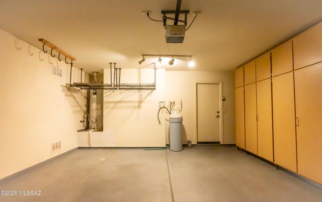 13163 E Mineta Ridge Drive, Vail, AZ 85641
