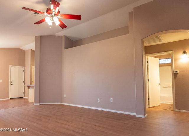 13163 E Mineta Ridge Drive, Vail, AZ 85641
