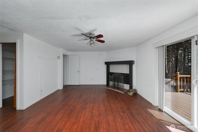 1074 N Estate Lane, Oak Harbor, WA 98277