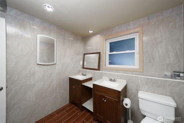 1074 N Estate Lane, Oak Harbor, WA 98277