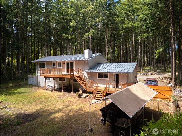 1074 N Estate Lane, Oak Harbor, WA 98277