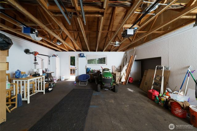 1074 N Estate Lane, Oak Harbor, WA 98277